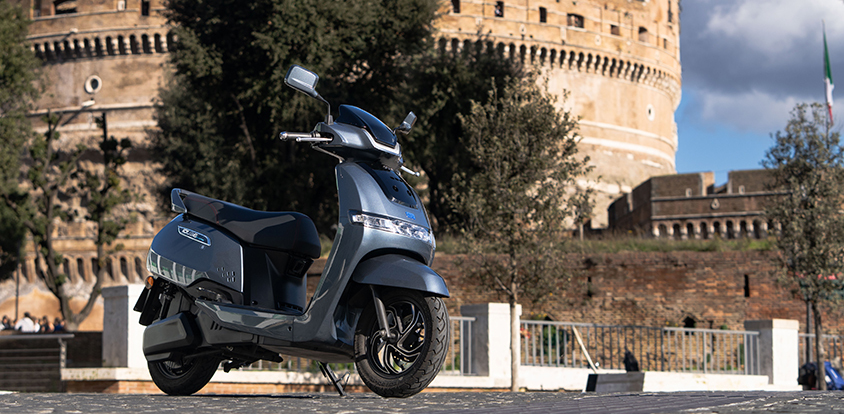 Due ruote che valgono il doppio Campagna ANCMA sulla mobilità